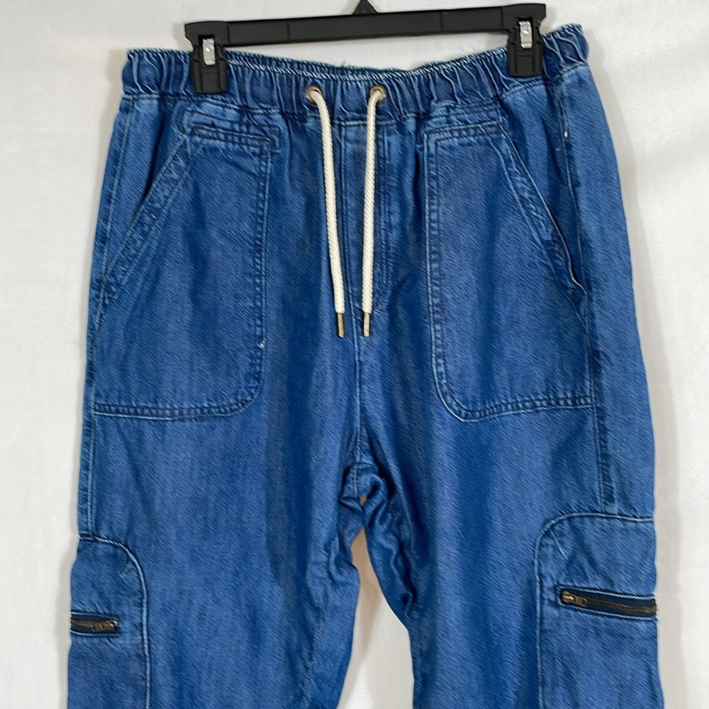 Pilcro Jeans Size L Relaxed Fit High Rise Pull On Cargo Denim EUC Worn Once - Picture 2 of 11